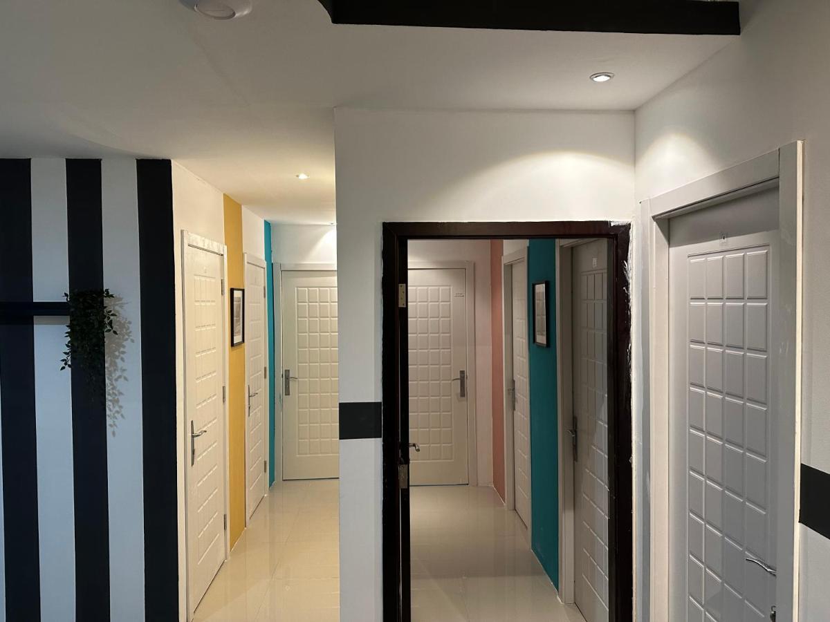 Traveller Partition Room In Al Barsha 1 Near Metro ドバイ エクステリア 写真