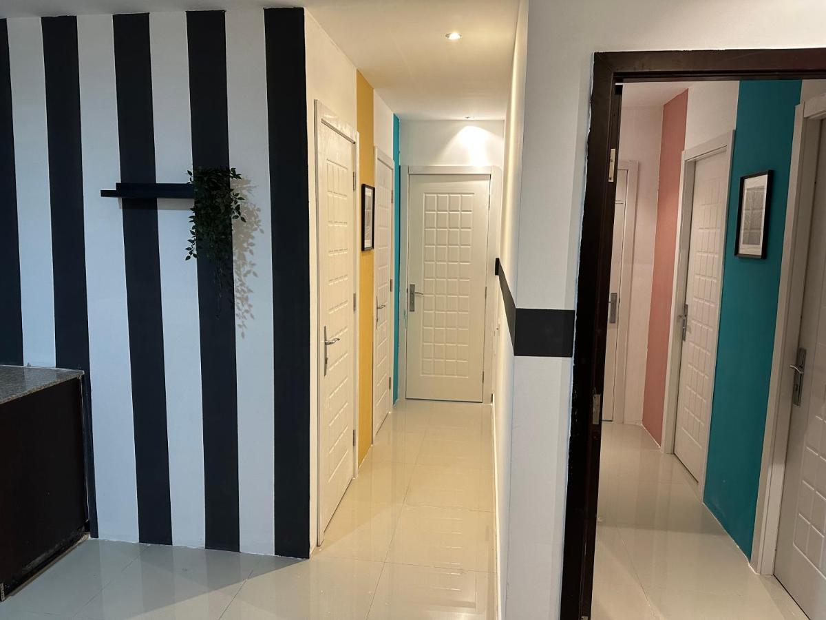 Traveller Partition Room In Al Barsha 1 Near Metro ドバイ エクステリア 写真